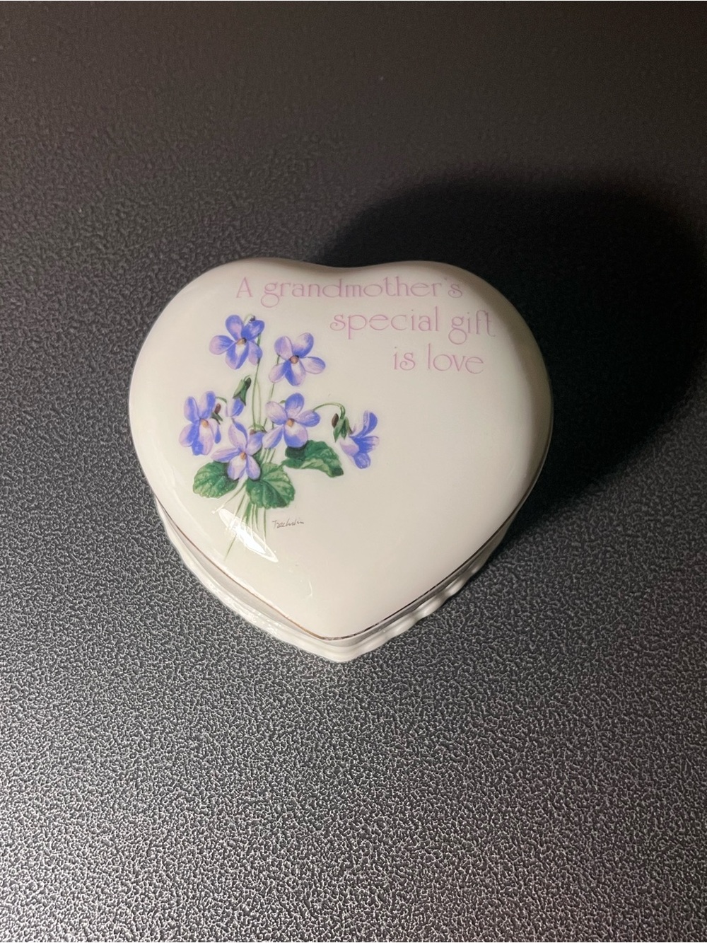 1980’s Designers Collection Grandmother Trinket Keepsake Heart Box w/ Lid